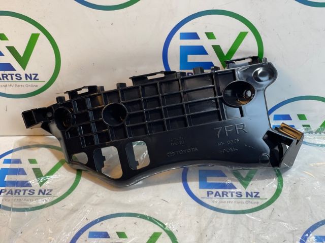 Toyota C-HR NGX10 LR Bumper Retainer