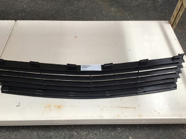 Toyota Prius NHW20 10/03-06/09 Front Bumper Grille