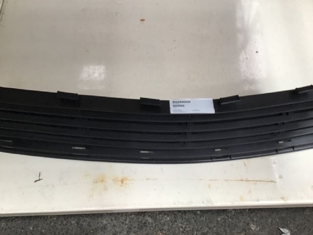Toyota Prius NHW20 10/03-06/09 Front Bumper Grille