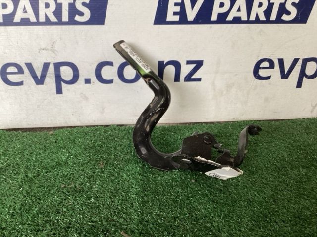 Toyota Prius C Aqua NHP10 L Bonnet Hinge 
