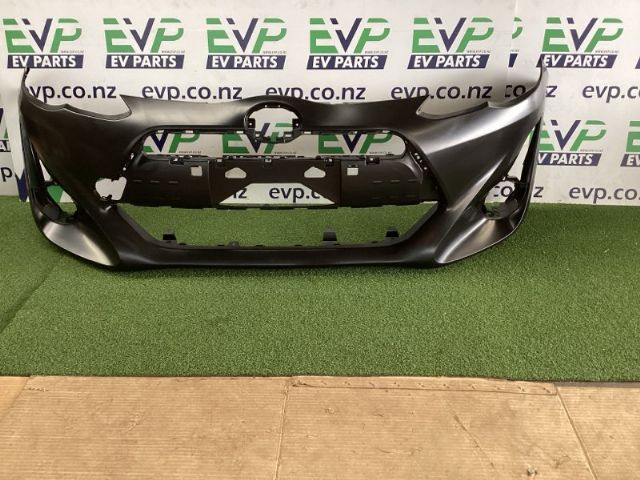 Toyota Aqua NHP10 2015-2017 Front Bumper Centre Cover