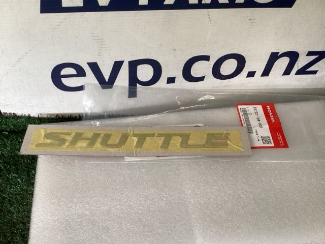 Honda Shuttle GP7 Tailgate Badge (Model)
