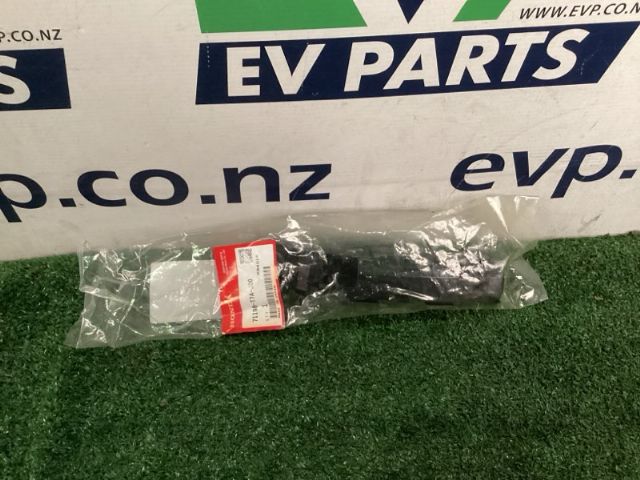 Honda Vezel RU3 LF Bumper Retainer