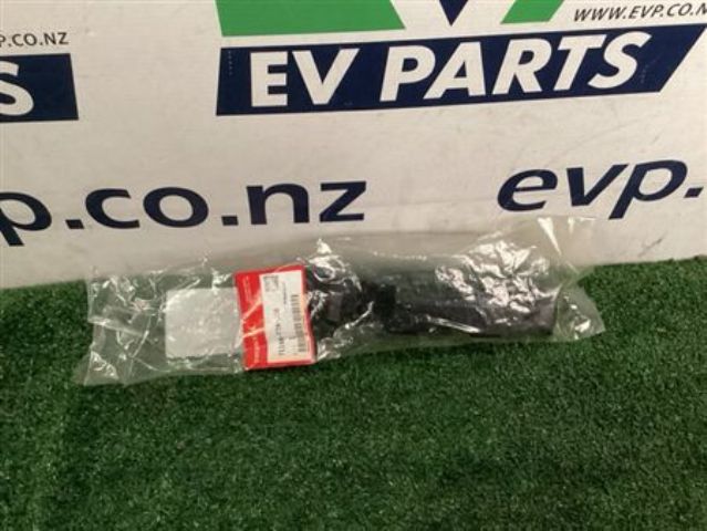 Honda Vezel RU3 LF Bumper Retainer