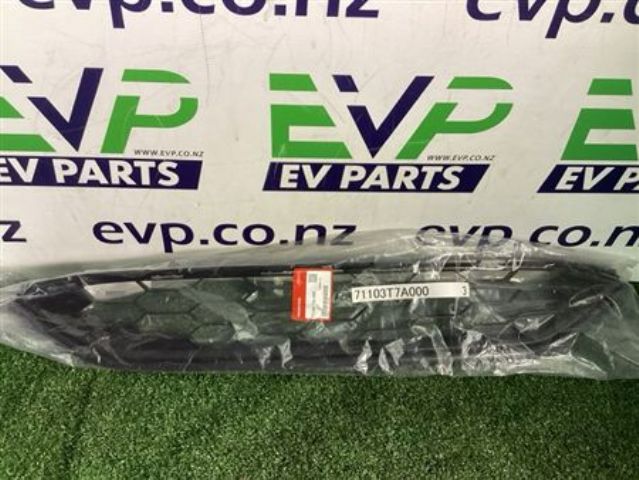 Honda Vezel RU3 Front Bumper Grille Lower