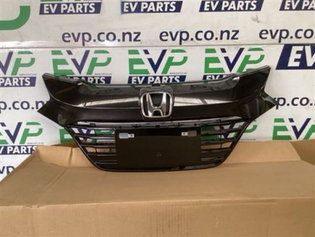 Honda Vezel RU3 Front Bumper Grille