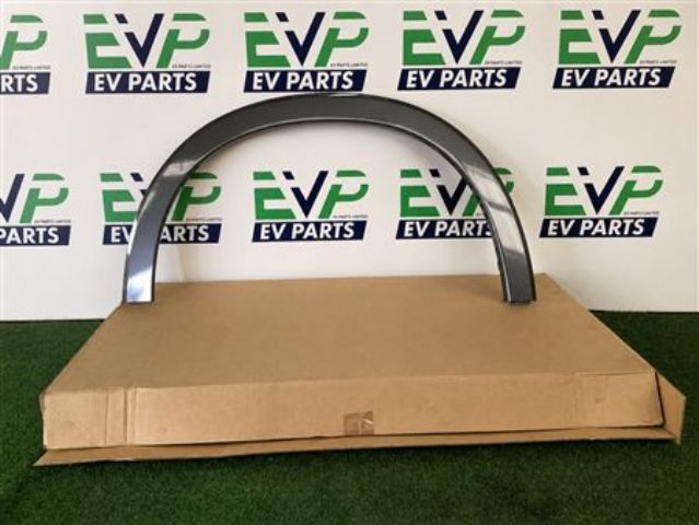 Honda Vezel RU3 LF Wheel Arch Moulding
