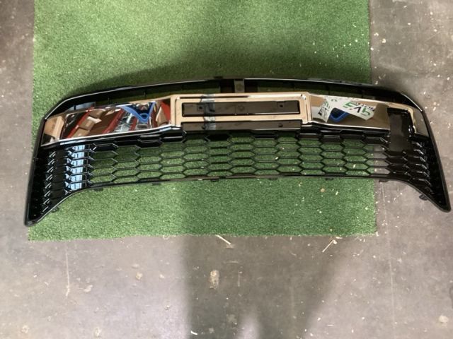 Toyota C-HR ZYX10 Front Bumper Grille Lower