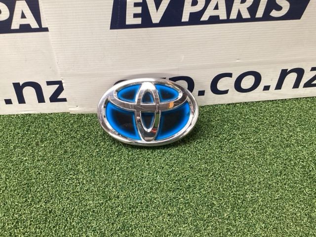 Toyota Prius ZVW30 2009-2015 Grille Badge