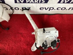 Toyota Axio NKE165 Front Washer Bottle