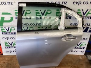 Toyota Axio NKE165 LR Door Complete